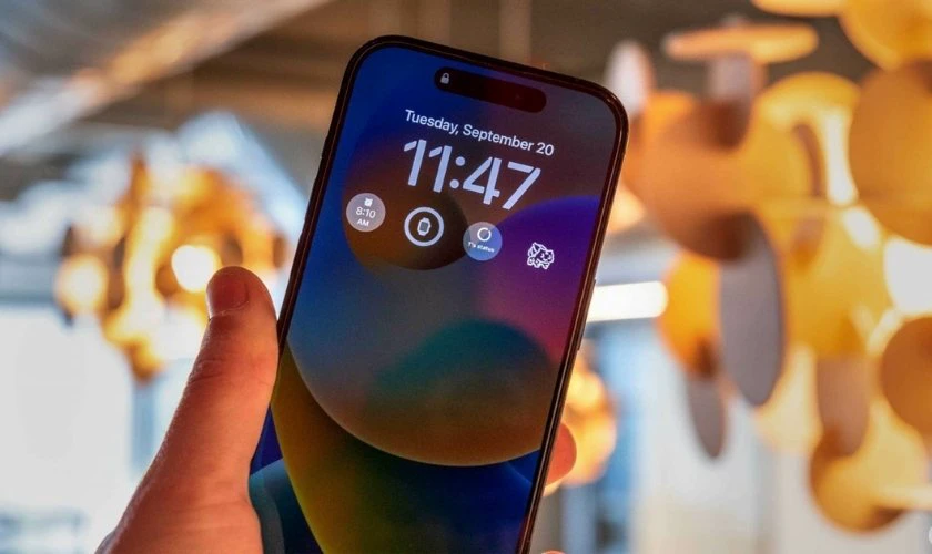 iPhone 16 lỗi màn hình bị tối