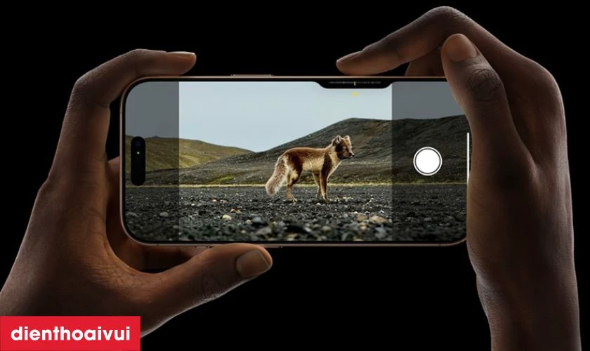 Camera chất lượng 4K, zoom quang 5x vượt trội