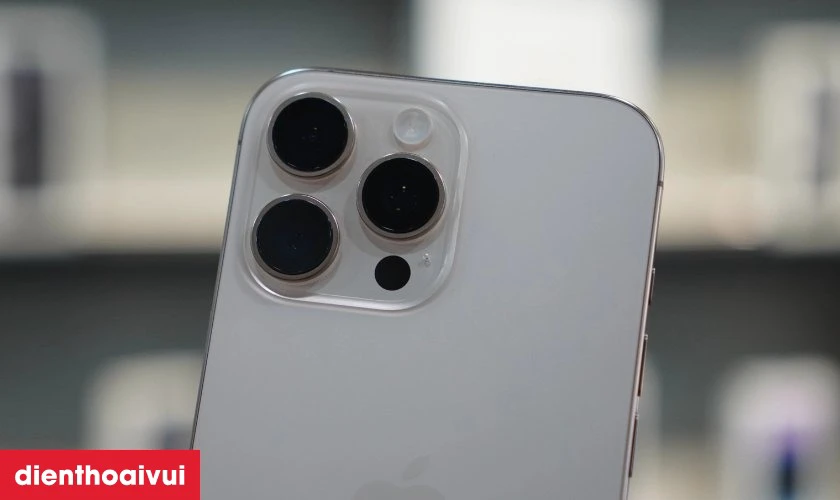 Hỗ trợ 2 SIM (Nano SIM + eSIM)