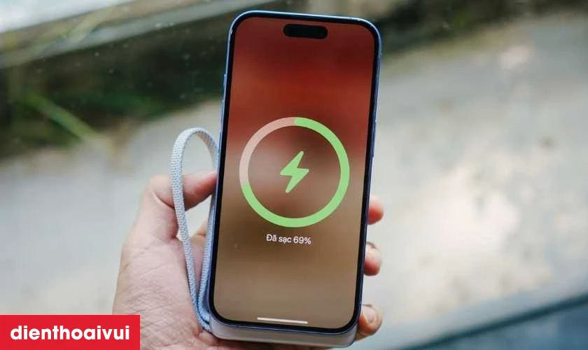 Trải nghiệm to&agrave;n diện với Face ID thế hệ mới v&agrave; Sạc nhanh si&ecirc;u tốc