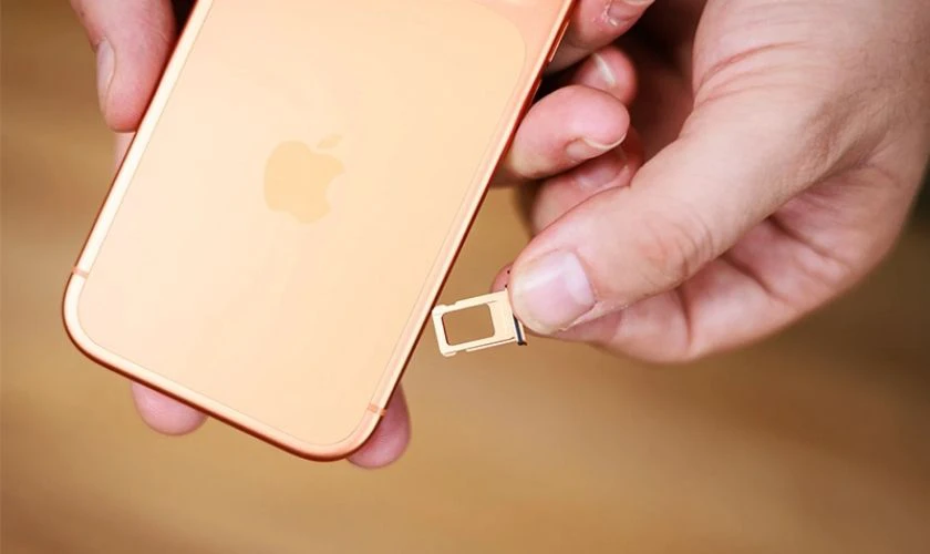 Có nên sử dụng 2 SIM cùng lúc trên iPhone 17?