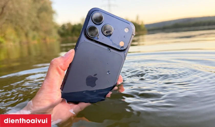 Chống tia nước, chống nước, và chống bụi IP68