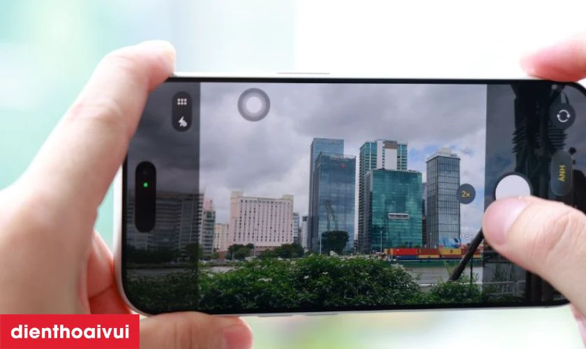 Zoom quang học xa hơn (telephoto cải tiến)