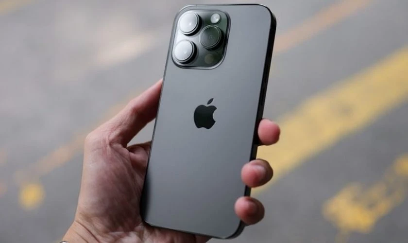 iPhone 16 Pro Max màu Titan Đen