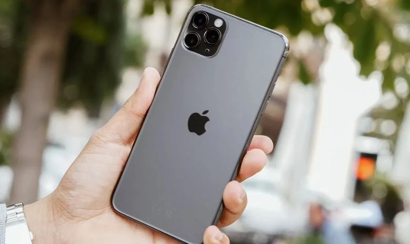 iPhone 11 Pro Max với Space Gray ấn tượng