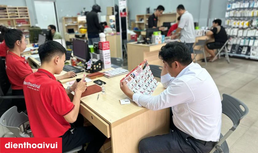 Mua điện thoại iPhone 7 32GB Chính hãng - Đã kích hoạt -  Đen bóng ở đâu uy tín?