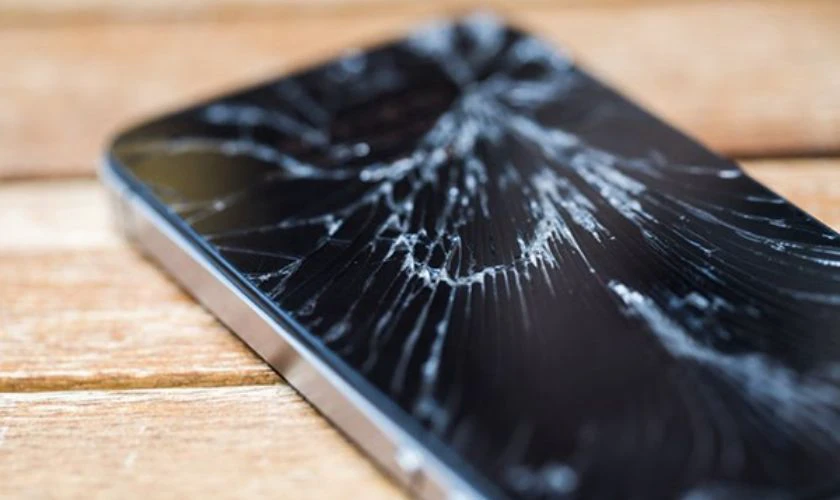 Tại sao iPhone bị mẻ kính?