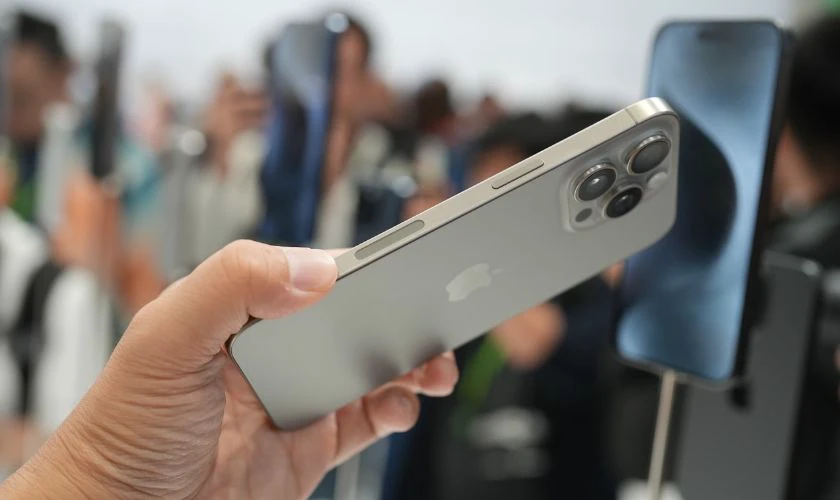 iPhone cho nữ sang trọng