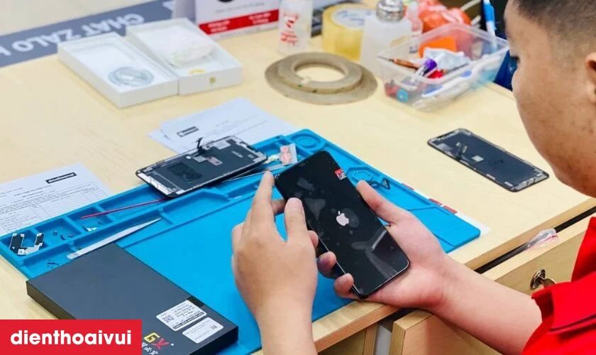 iPhone SE 16GB Cũ Xước Cấn được kỹ thuật viên kiểm tra kỹ lưỡng trước khi lên kệ