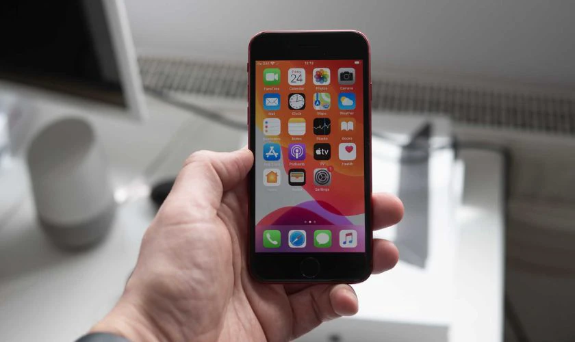 Nên chọn iPhone SE 2020 hay iPhone có Face ID?