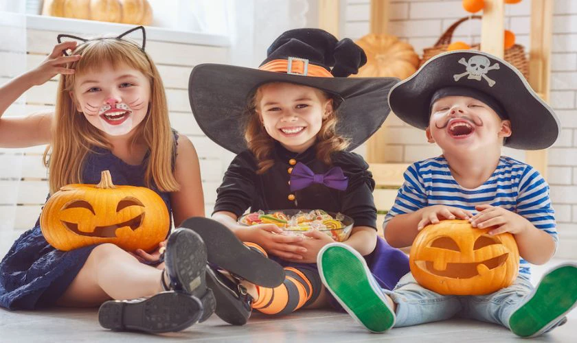 Hóa trang halloween đơn giản cho học sinh cực đáng yêu 