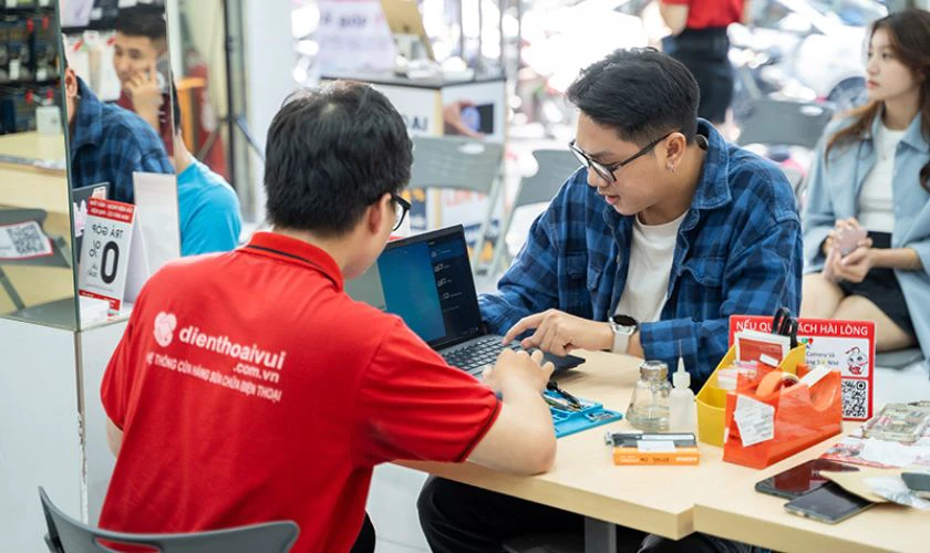 Sửa laptop, MacBook