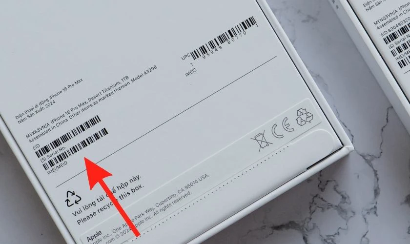 Kiểm tra tr&ecirc;n hộp m&aacute;y hoặc khay SIM