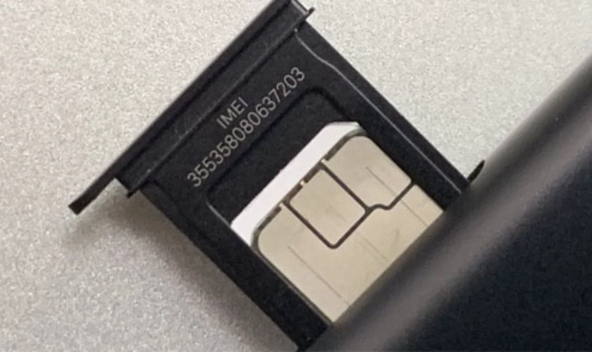 Khay SIM iPhone 15 Pro Max không có iMei là gì