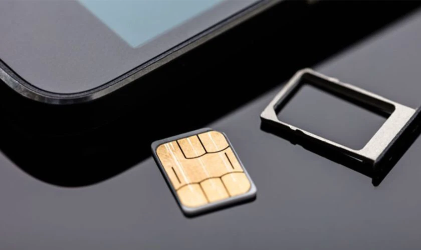 Tại sao khay SIM iPhone 15 Pro Max không có iMei