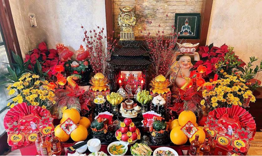 Không đặt bàn cúng Thần Tài chung với tổ tiên