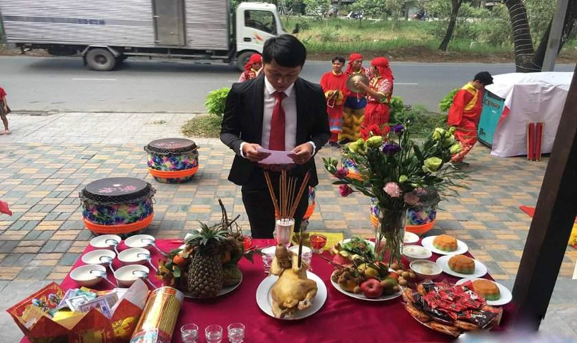 Cúng tại cửa hàng, nơi kinh doanh