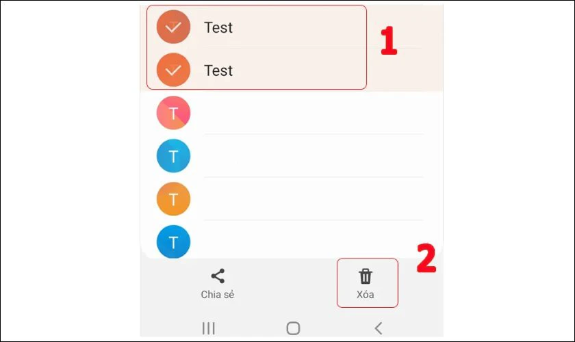 Để xóa nhiều liên hệ cùng lúc, hãy chạm và giữ từng liên hệ. Sau đó nhấn chọn Xóa