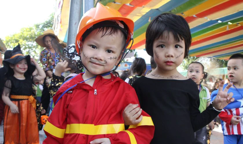 Biểu diễn hóa trang