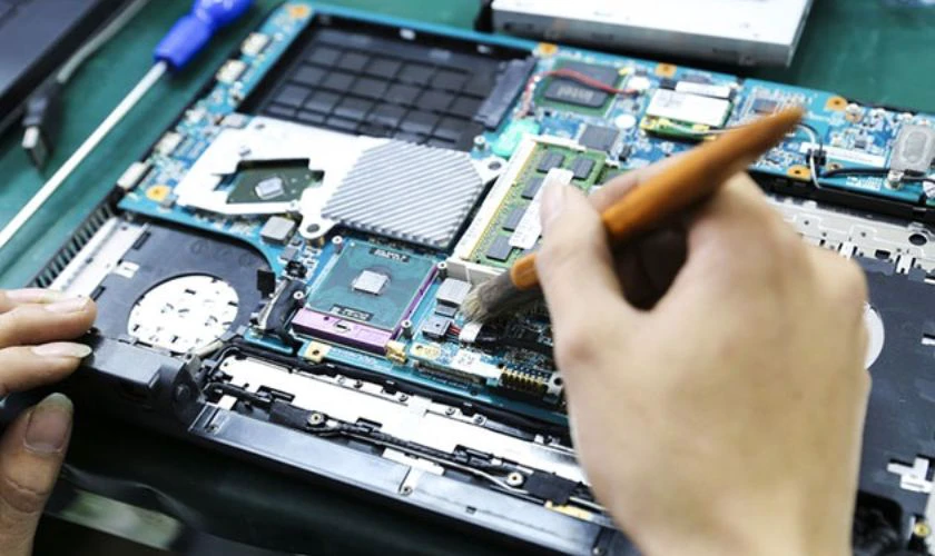 Làm gì sau khi kiểm tra card màn hình laptop?