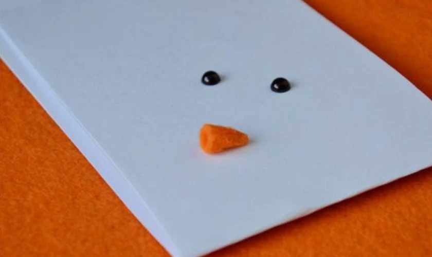Làm mũi cho người tuyết của bạn