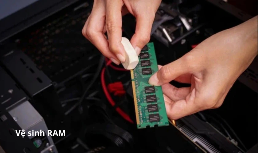 Vệ sinh RAM để sửa lỗi laptop bị treo logo