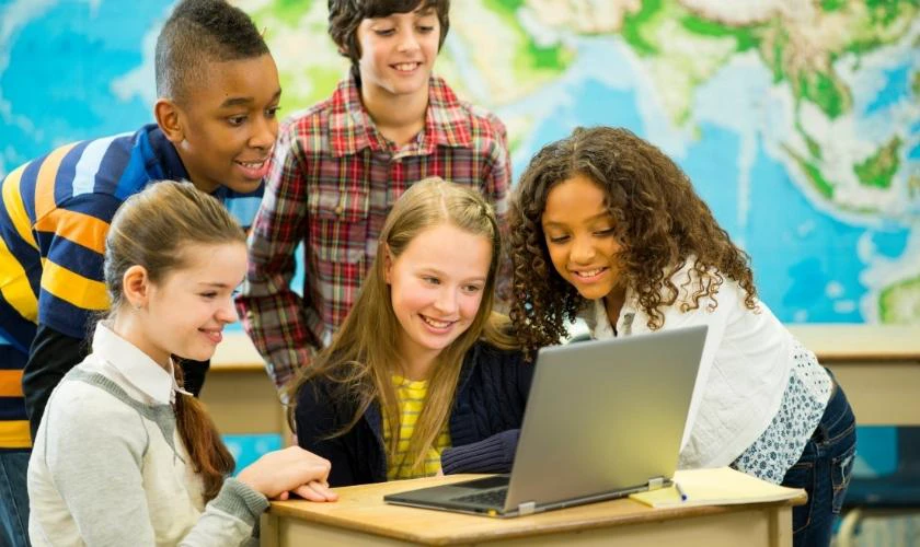 Cách sử dụng laptop an toàn cho học sinh cấp 2
