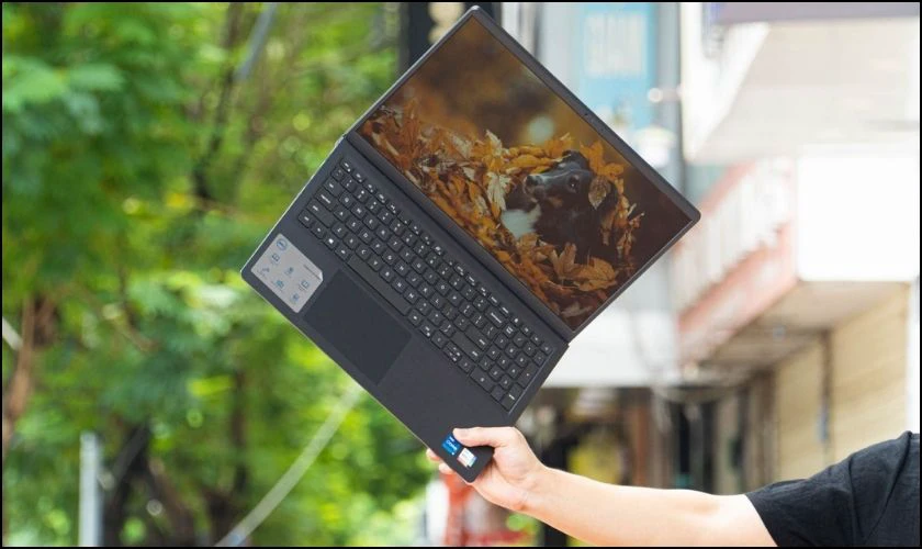 Tiêu chí chọn laptop cho sinh viên du lịch