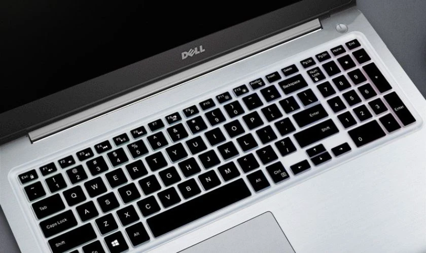 Bàn phím full size để nhập liệu