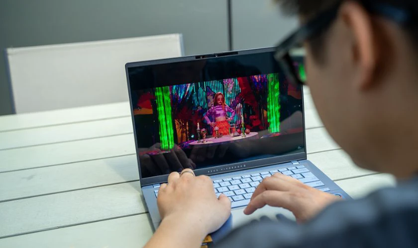 Laptop cho sinh viên kinh tế dưới 15 triệu có tốt không?