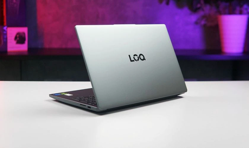 Lenovo Gaming LOQ Essential 15IAX9E