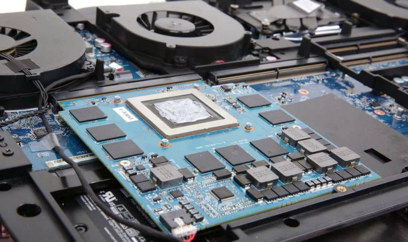 Card đồ họa có ít nhất 2GB VRAM trở lên