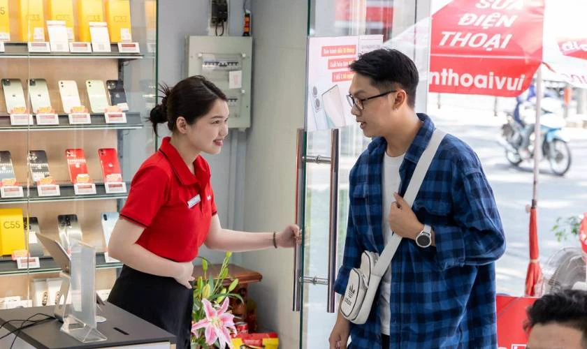 Laptop cho sinh viên kỹ thuật ô tô nên mua cũ hay mới?