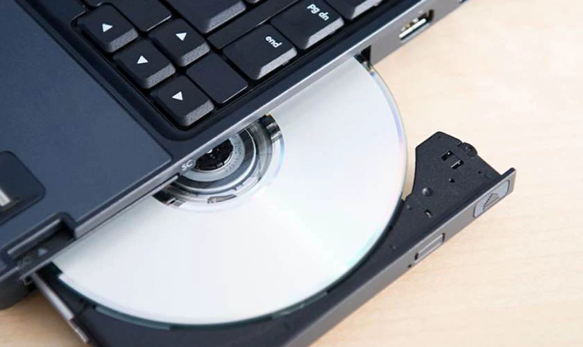 Có nên mua Laptop có ổ đĩa CD