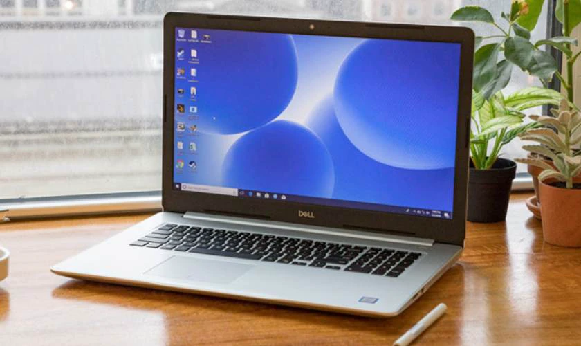 Laptop có ổ đĩa CD Dell Inspiron 17 5770