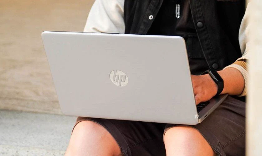 Laptop cũ cho sinh viên có ưu điểm gì?
