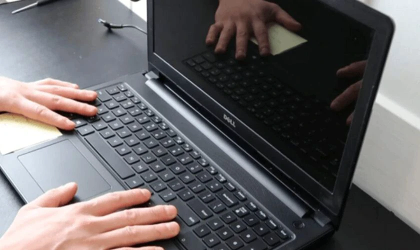Nhược điểm của laptop cũ cho sinh viên là gì?