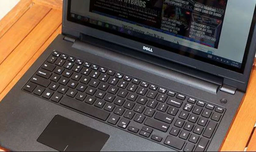 Laptop DELL có bàn phím số bên phải có lợi ích gì?