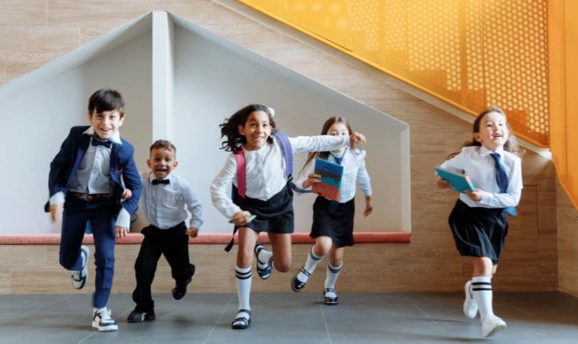 Lịch Back to School 2025 của các nước trên thế giới không đồng nhất giữa các quốc gia do sự khác biệt về hệ thống giáo dục, khí hậu và văn hóa