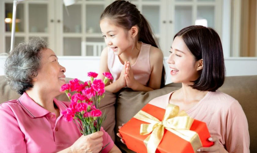 Lời chúc 8/3 tặng bà ngắn gọn, ý nghĩa