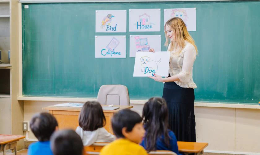 Lời nói ý nghĩa Quốc tế Phụ nữ tặng giáo viên tiểu học ấn tượng