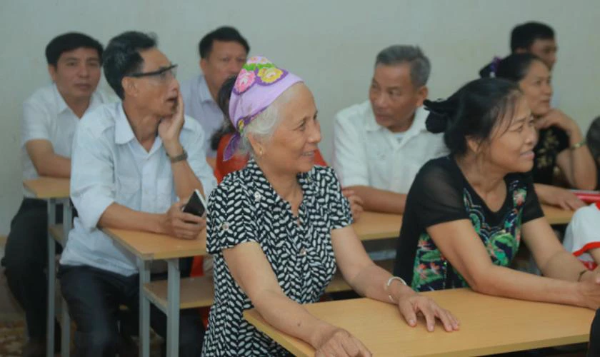 Lời chúc 8/3 cho cô giáo cũ xúc động, tình cảm