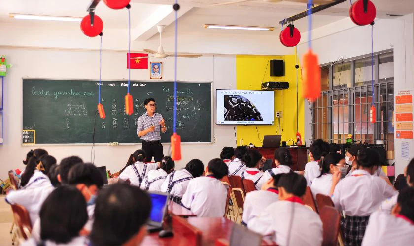 Tạo hoạt động tương tác cùng bạn học