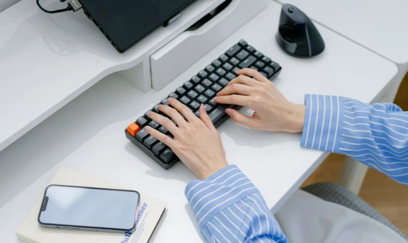 Dùng bàn phím rời để thay thế tạm thời