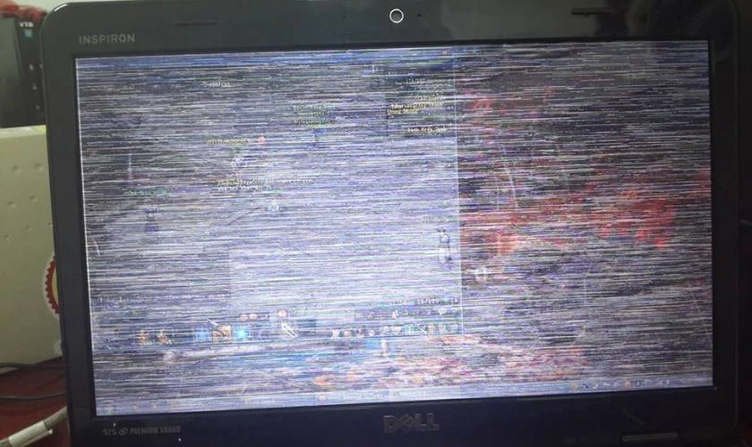 Lỗi màn hình laptop bị giật, nhiễu