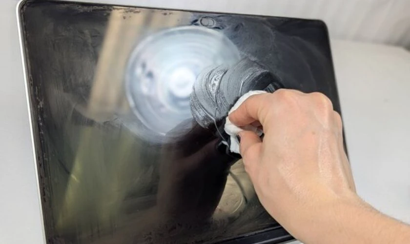 Nguyên nhân gây lỗi màn hình MacBook Pro 2017