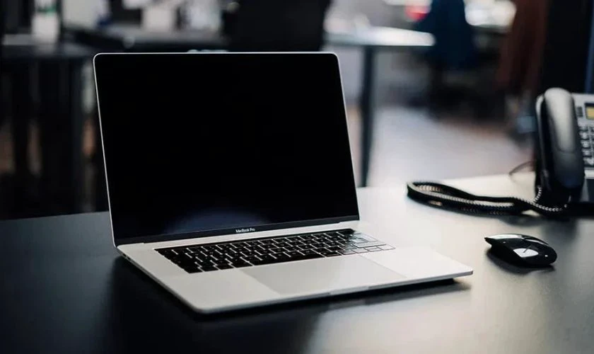 Lỗi MacBook Pro 2017 bị đen màn hình