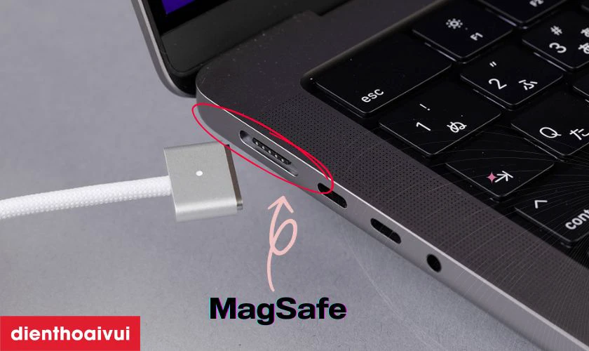 Trang bị cáp sạc MagSafe, cổng tương tác Thunderbolt