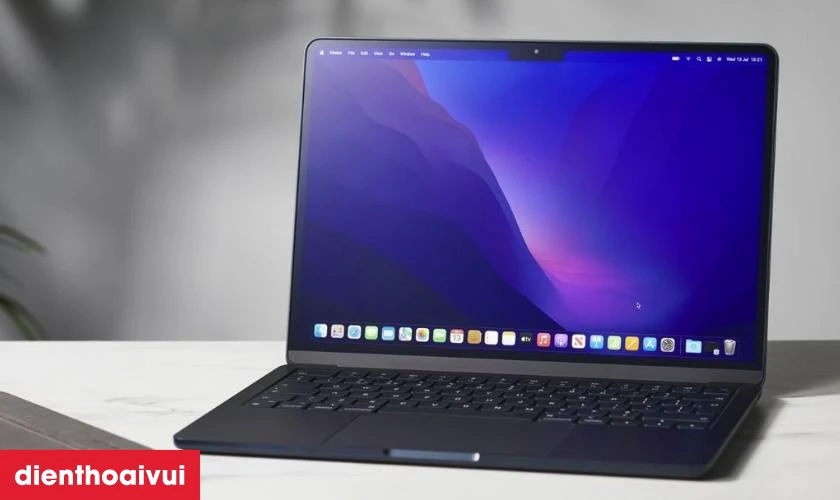 Màn hình 13.6 inch chất lượng cao