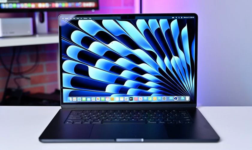 MacBook Air 2023 với chip M2